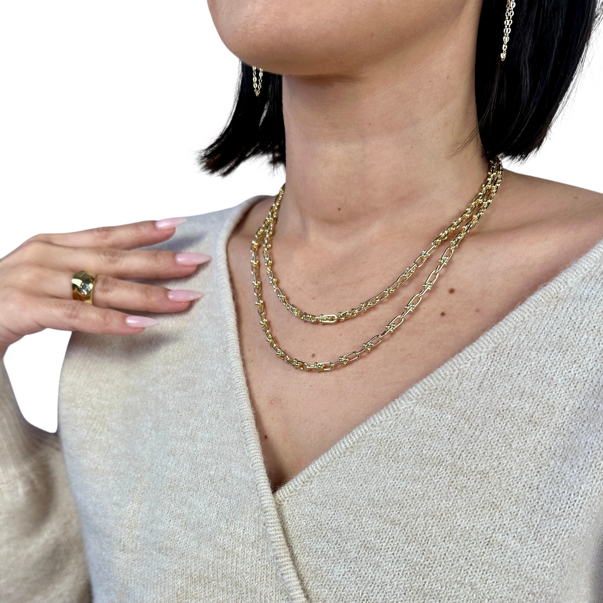 Graduated Ball Detail Link Chain Necklace in 18K gold-filled, view 5
