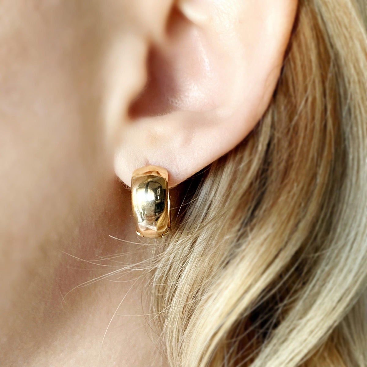 Chunky Huggie 15mm Hoop Earrings in 18K gold-filled, view 4