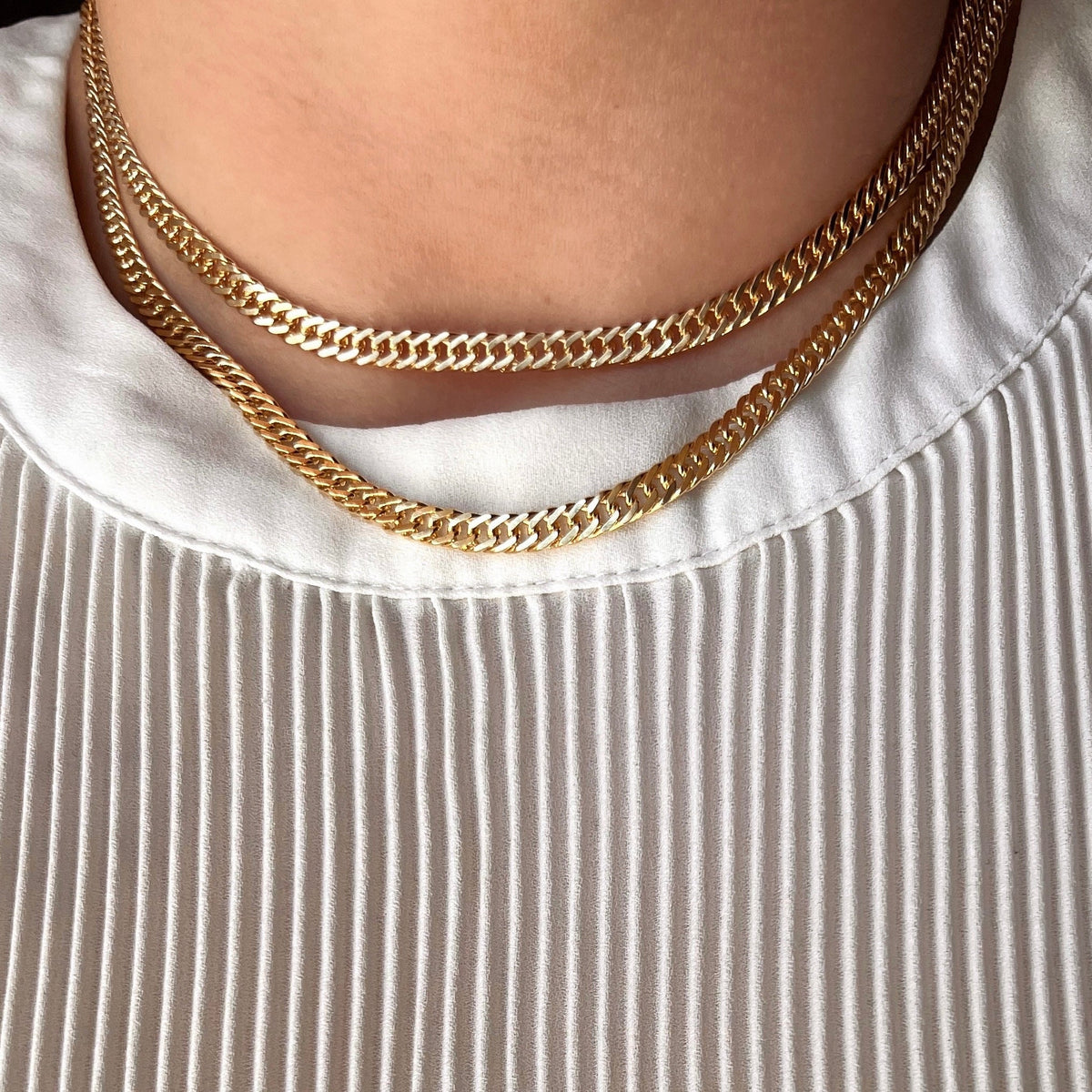 Double Curb Chain 3.25mm Necklace in 18K gold-filled, view 3
