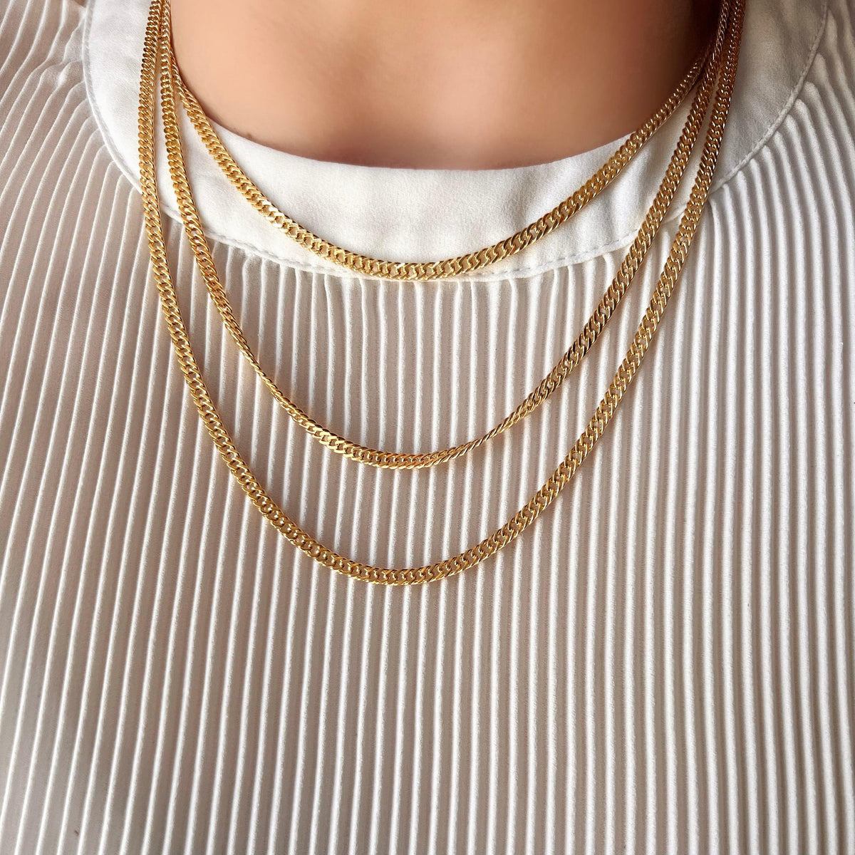 Double Curb Chain 4mm Necklace in 18K gold-filled, view 4