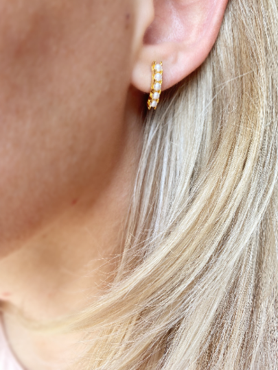 Skillus 18k Gold Filled Small Synthetic Pearls Earrings
