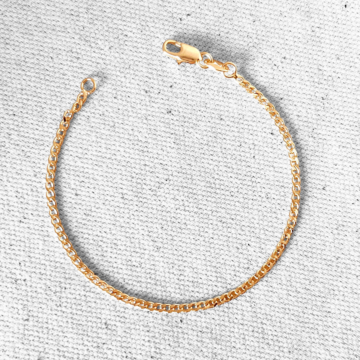 Cuban Link Chain 2mm Bracelet in 18K gold-filled, view 5