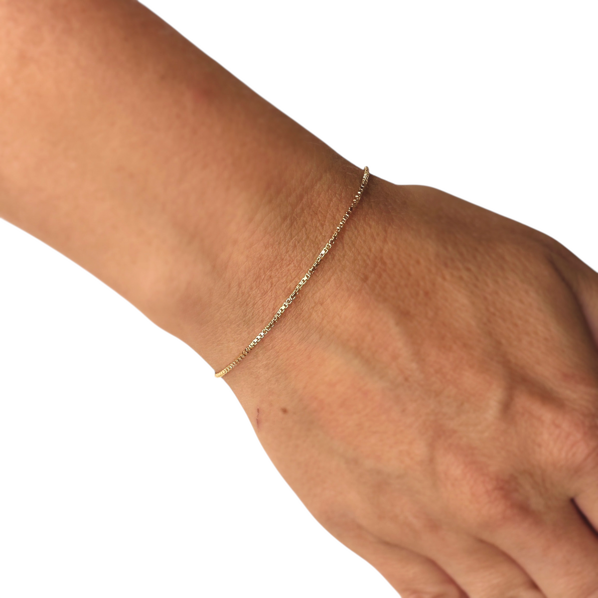 Box Chain 1mm Bracelet in 18K gold-filled, view 2