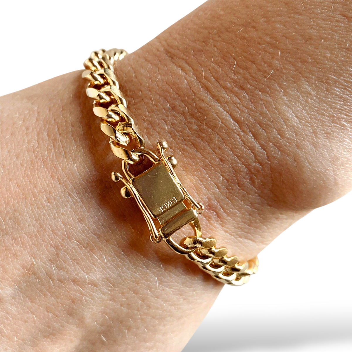 Chunky Cuban Link Chain 7mm Bracelet in 18K gold-filled, view 3