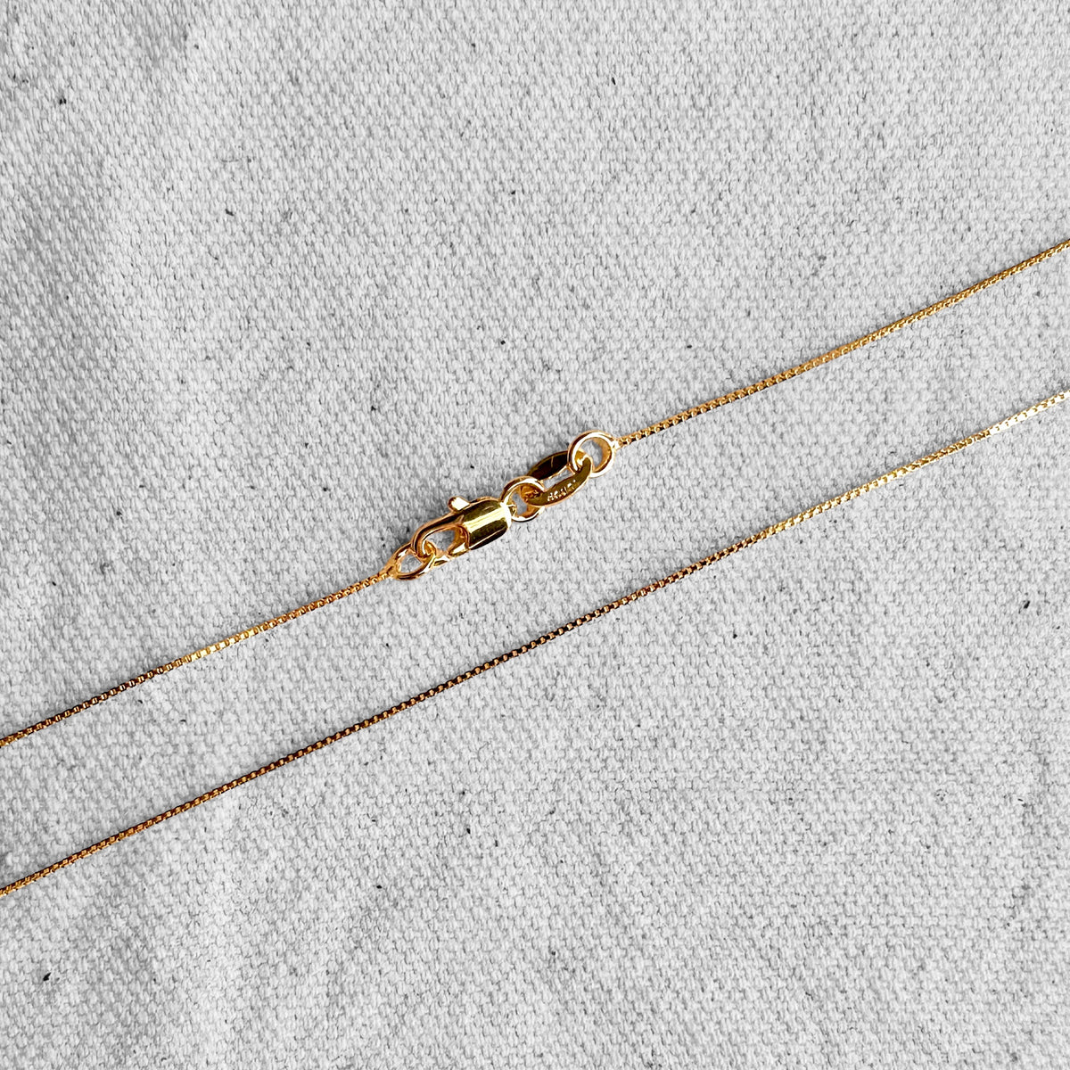 Box Chain 0.85mm Necklace in 18K gold-filled, view 4