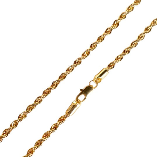 Detail of the 3mm rope chain and lobster clasp in 18K gold-filled