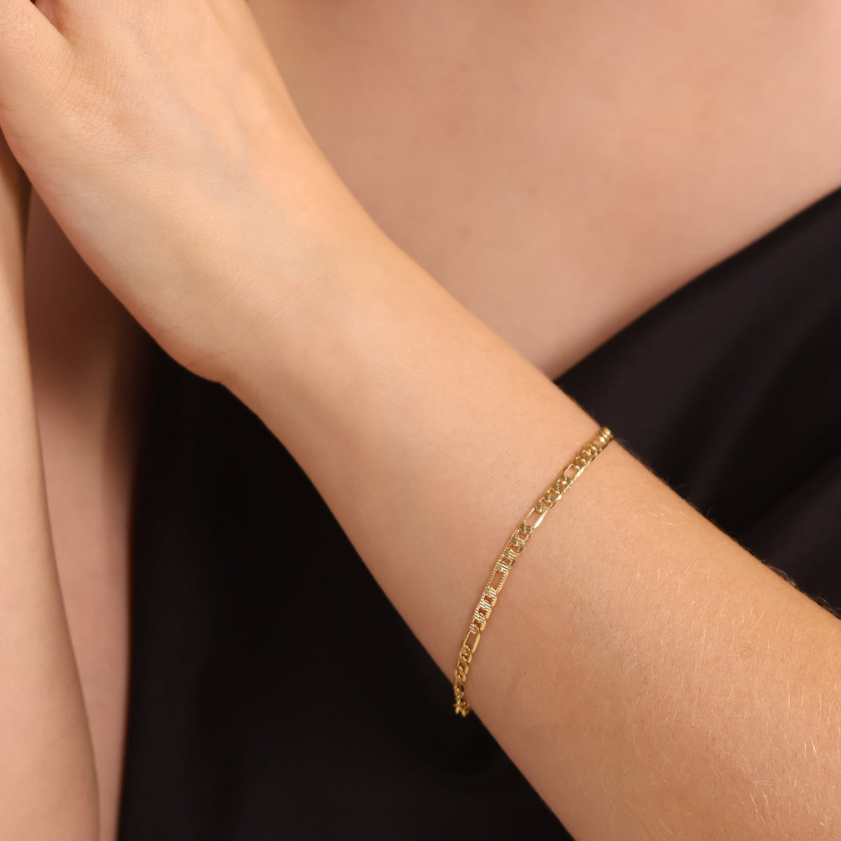 Textured Figaro Link Chain Bracelet in 18K gold-filled, view 3
