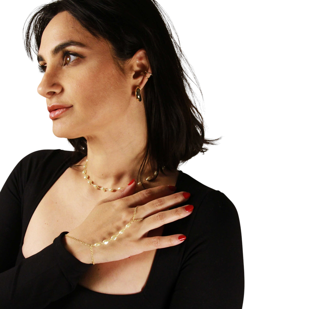 Skillus Baroque Pearl 18K Gold Filled Hand Chain Bracelet on Model