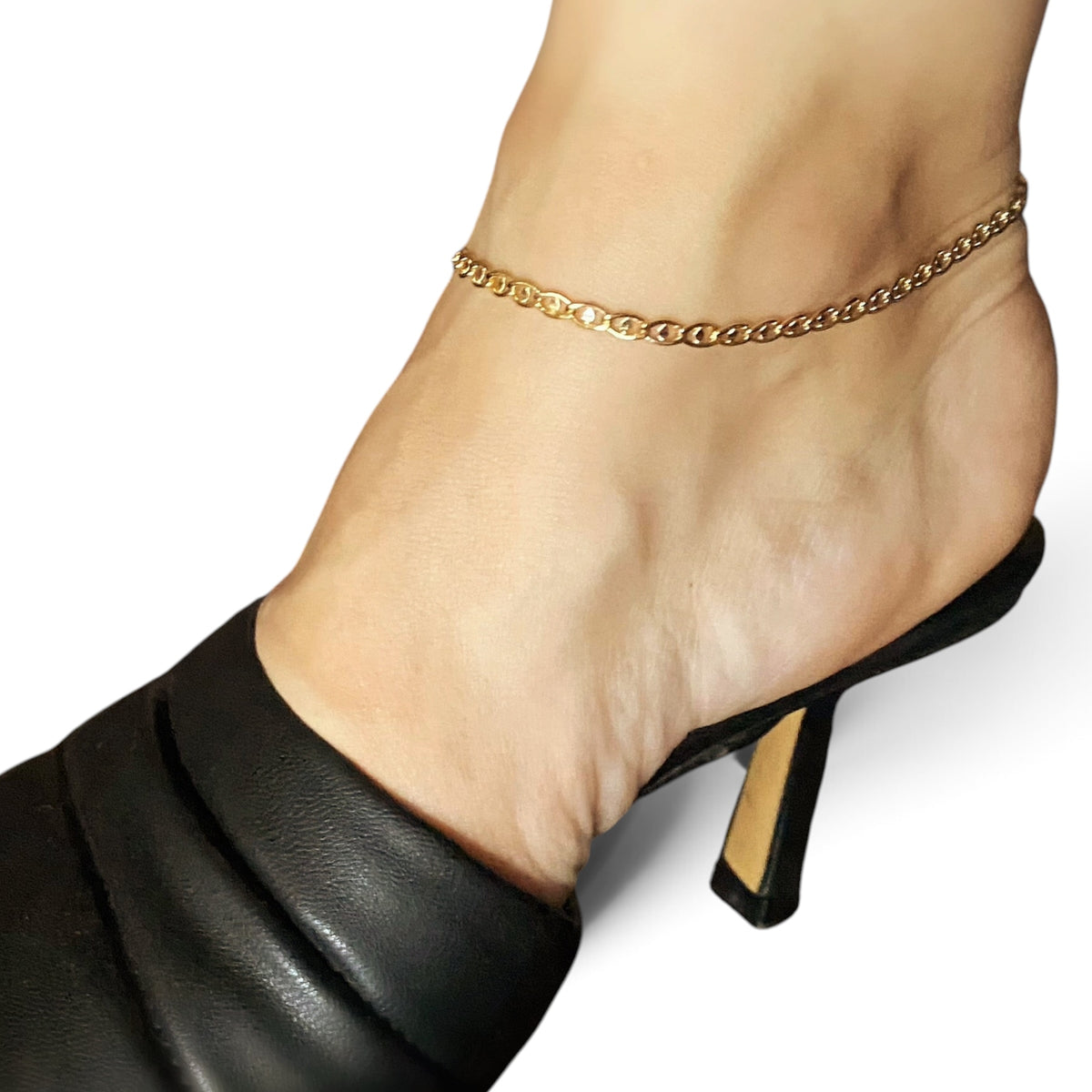 Textured Mariner Anklet on Ankle