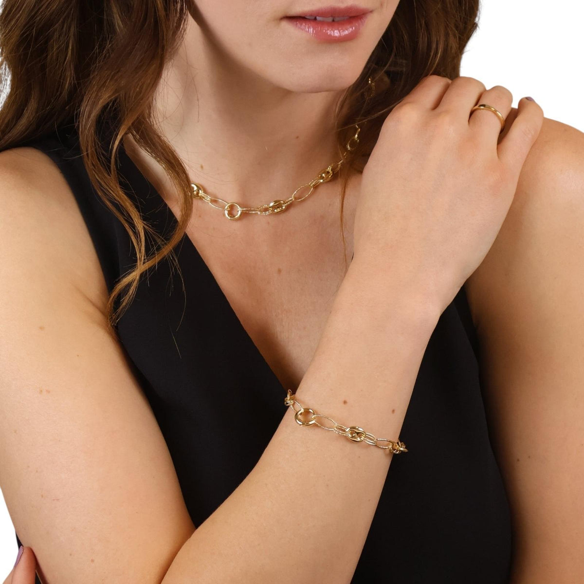 Puff Mariner Link Chain Snap Clasp Bracelet in 18K gold-filled, view 4