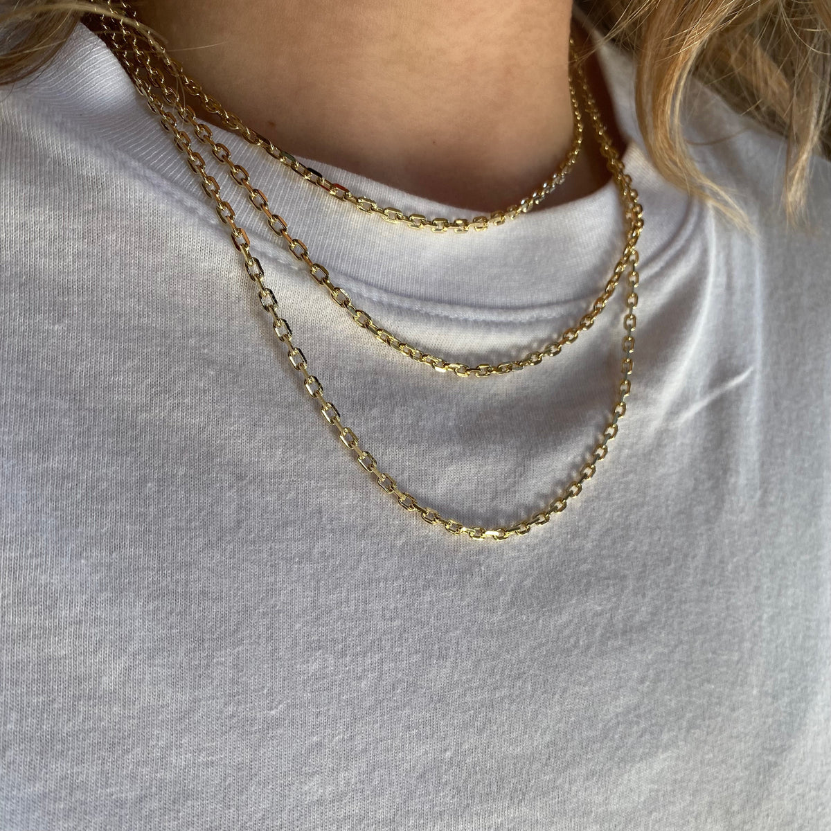 Diamond Cut Curb Chain 2.5mm Necklace in 18K gold-filled, view 2