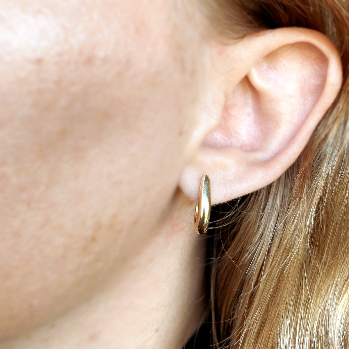 U-Shaped Huggie 10mm Hoop Earrings in 18K gold-filled, view 4