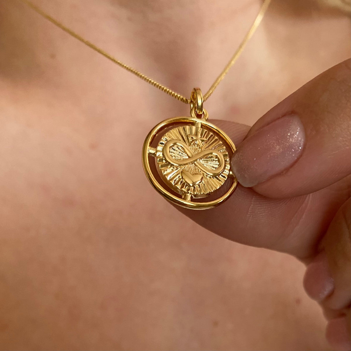 Infinity Star Heart Medallion 23mm Pendant in 18K gold-filled, view 3