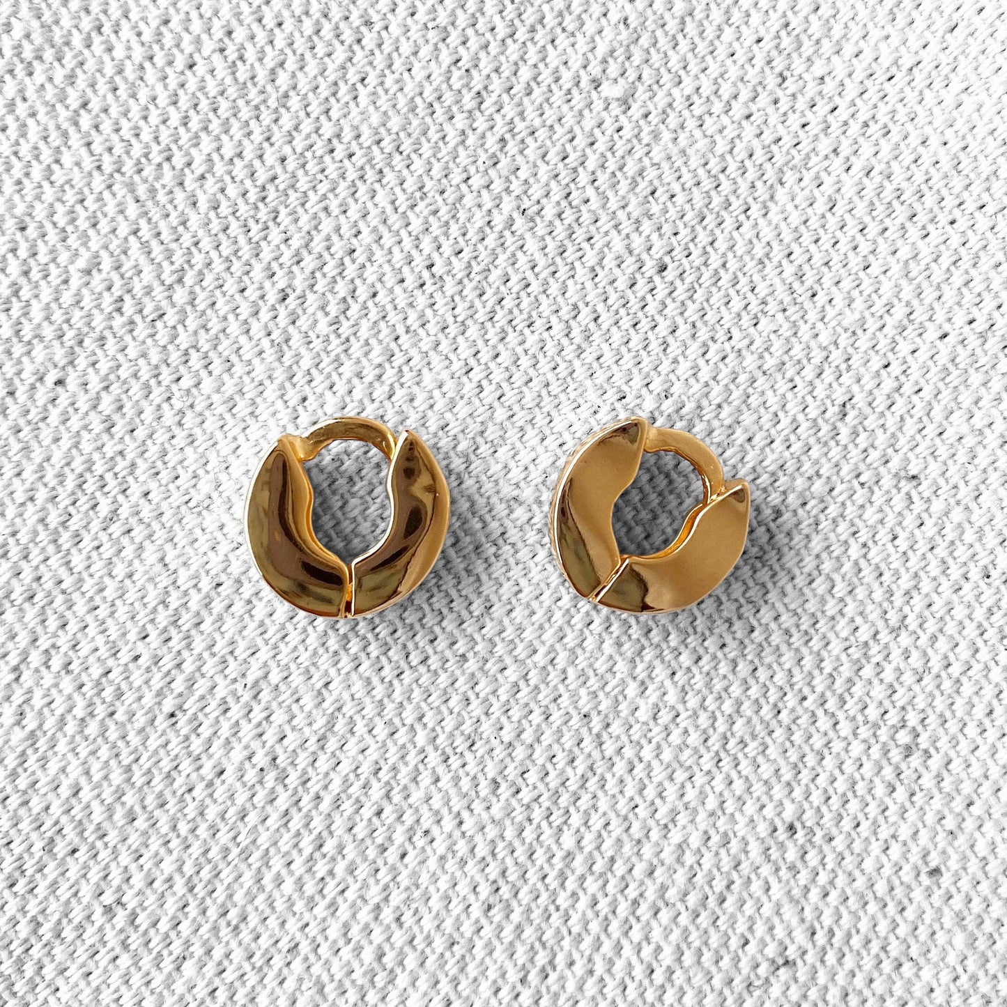 11mm Sleek Huggie Hoop 18K Gold Filled Earrings