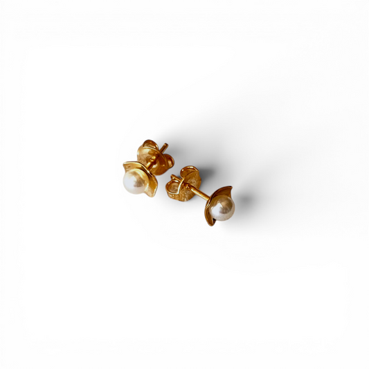 4mm Pearl on Square Plate 18K Gold Filled Stud Earrings