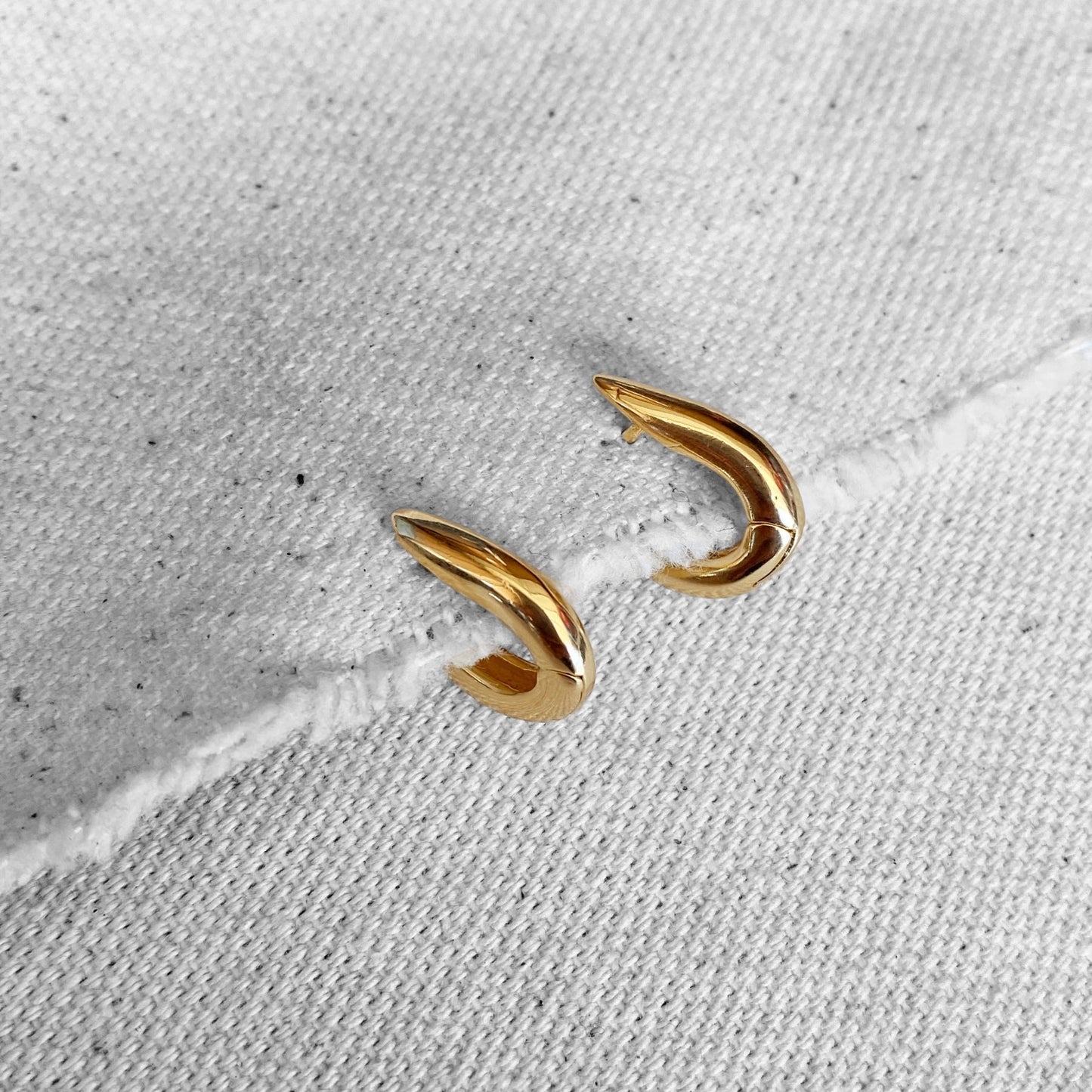 10mm Huggie Hoop 18k Gold Filled Earrings