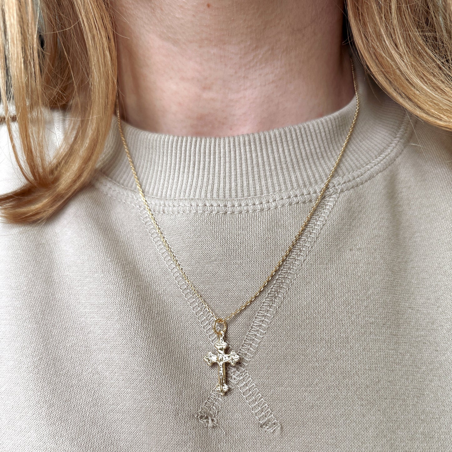 25mm Fine Crucifix 18k Gold Filled Pendant