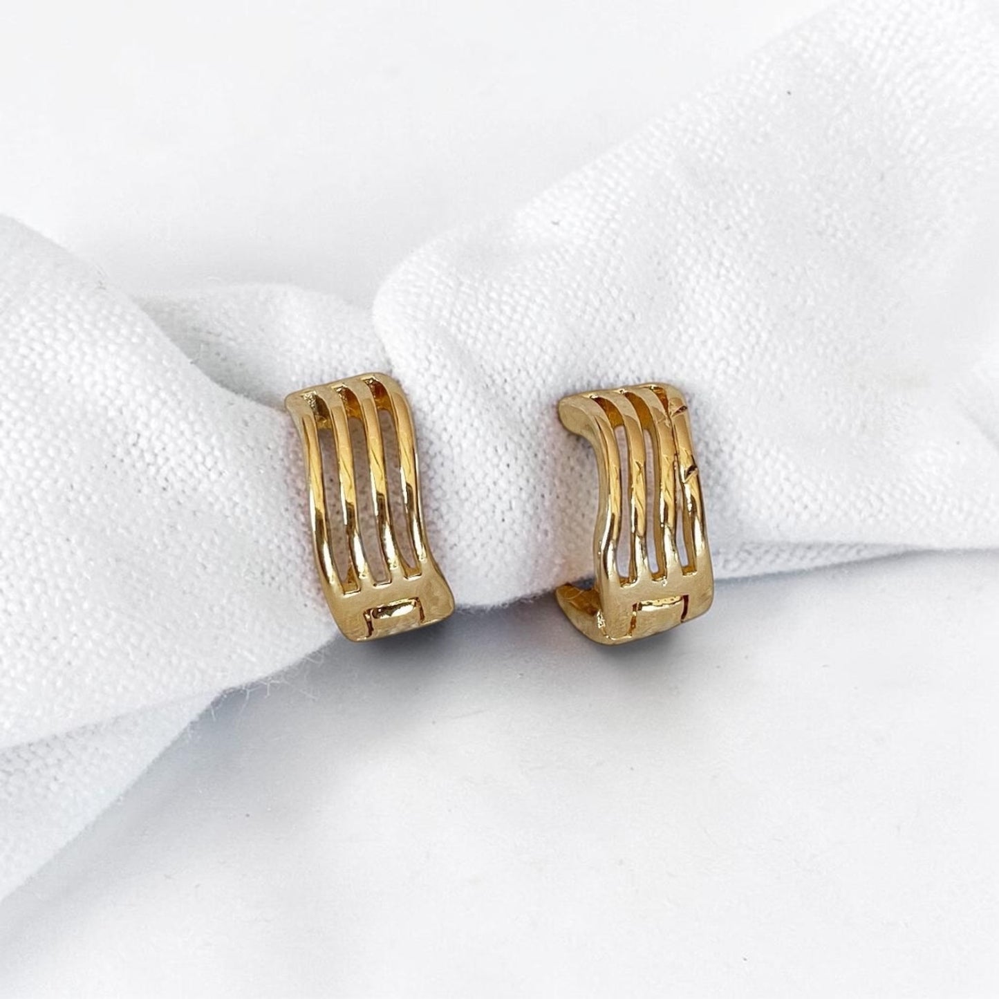 Tiny Wave Huggie 10mm 18K Gold Filled Hoop Earrings