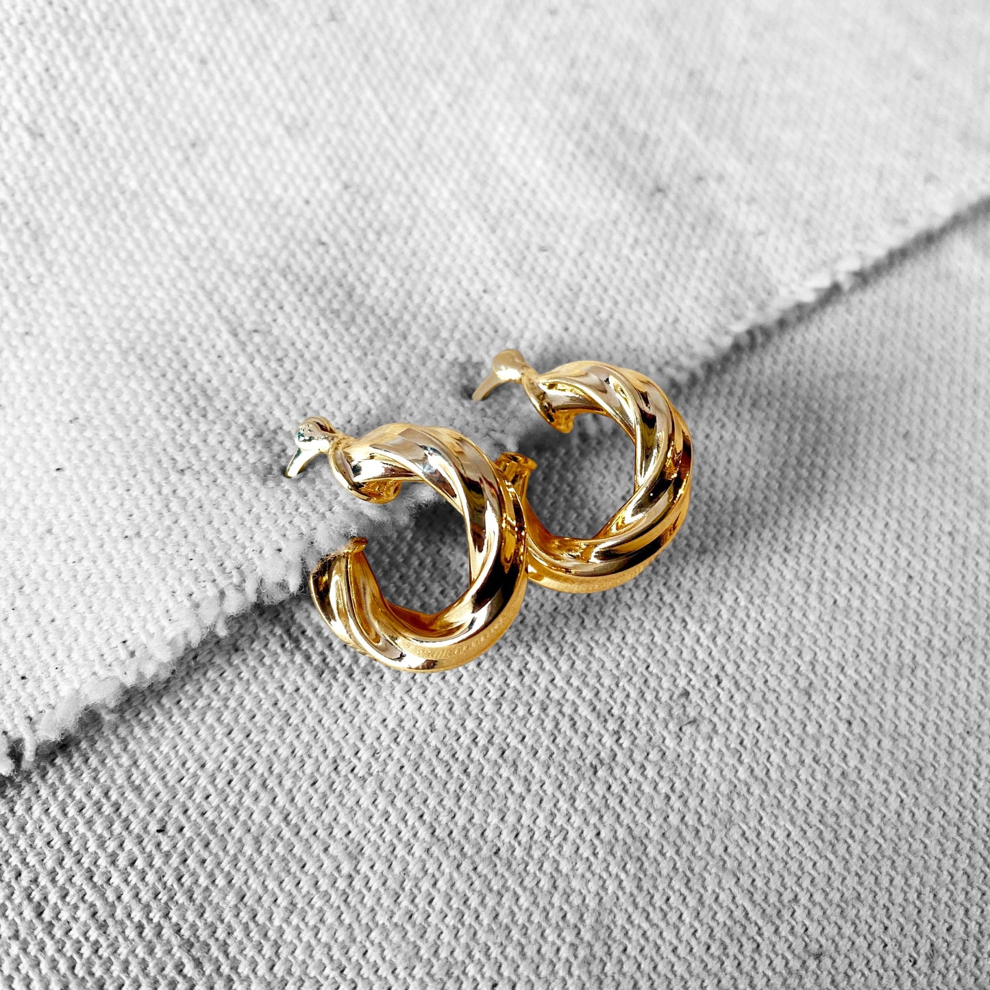 18mm Twist Hoop 18k Gold Filled Earrings
