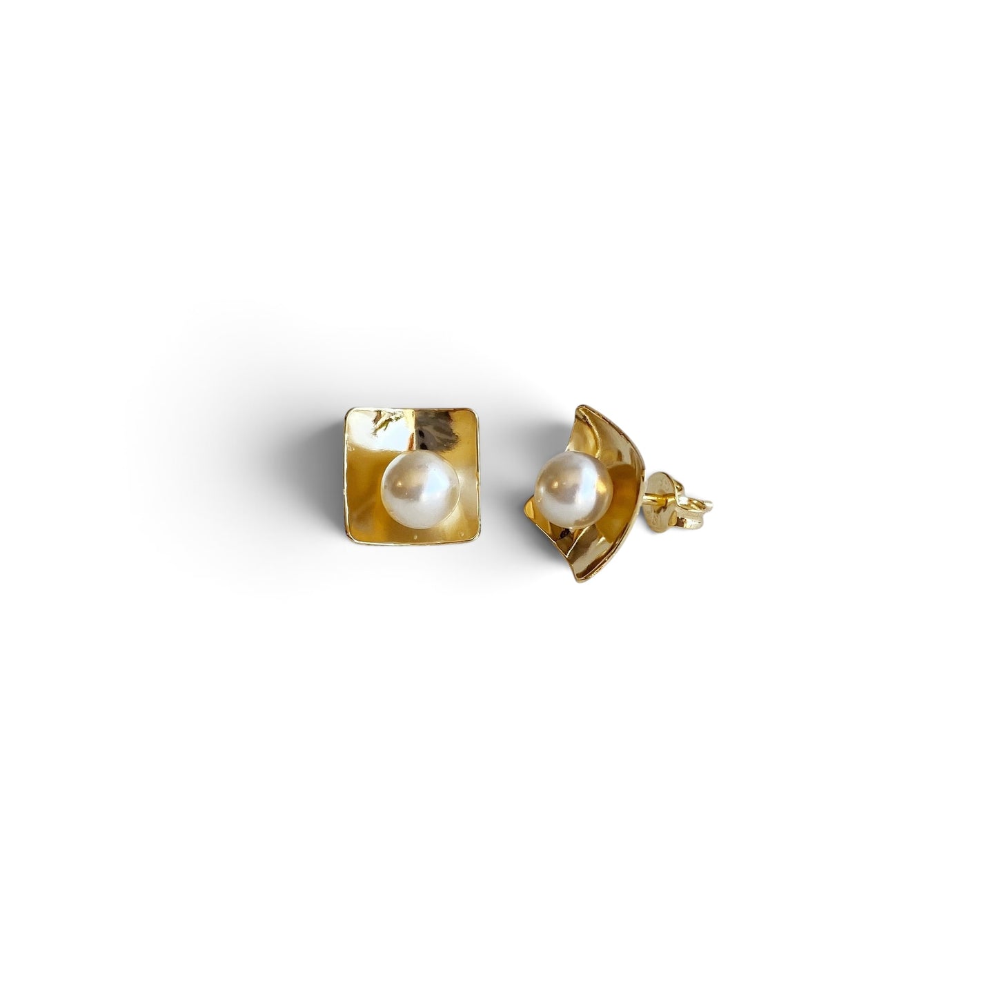Pearl Square Plate Stud Earrings Side View