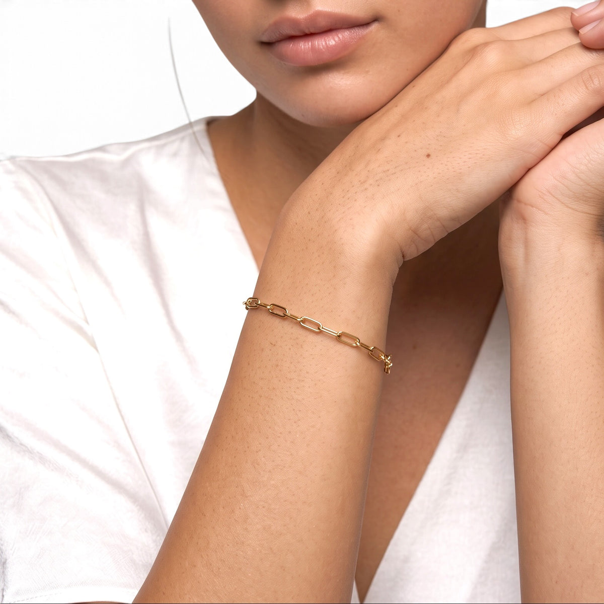 Skillus Paperclip Link Chain Bracelet on Model