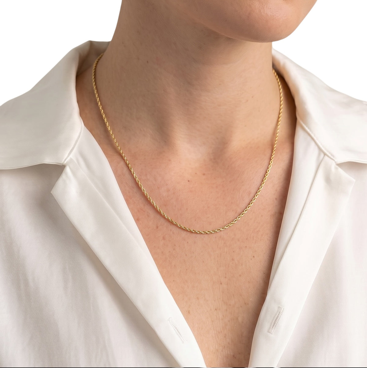 Skillus Rope Chain Necklace on Model