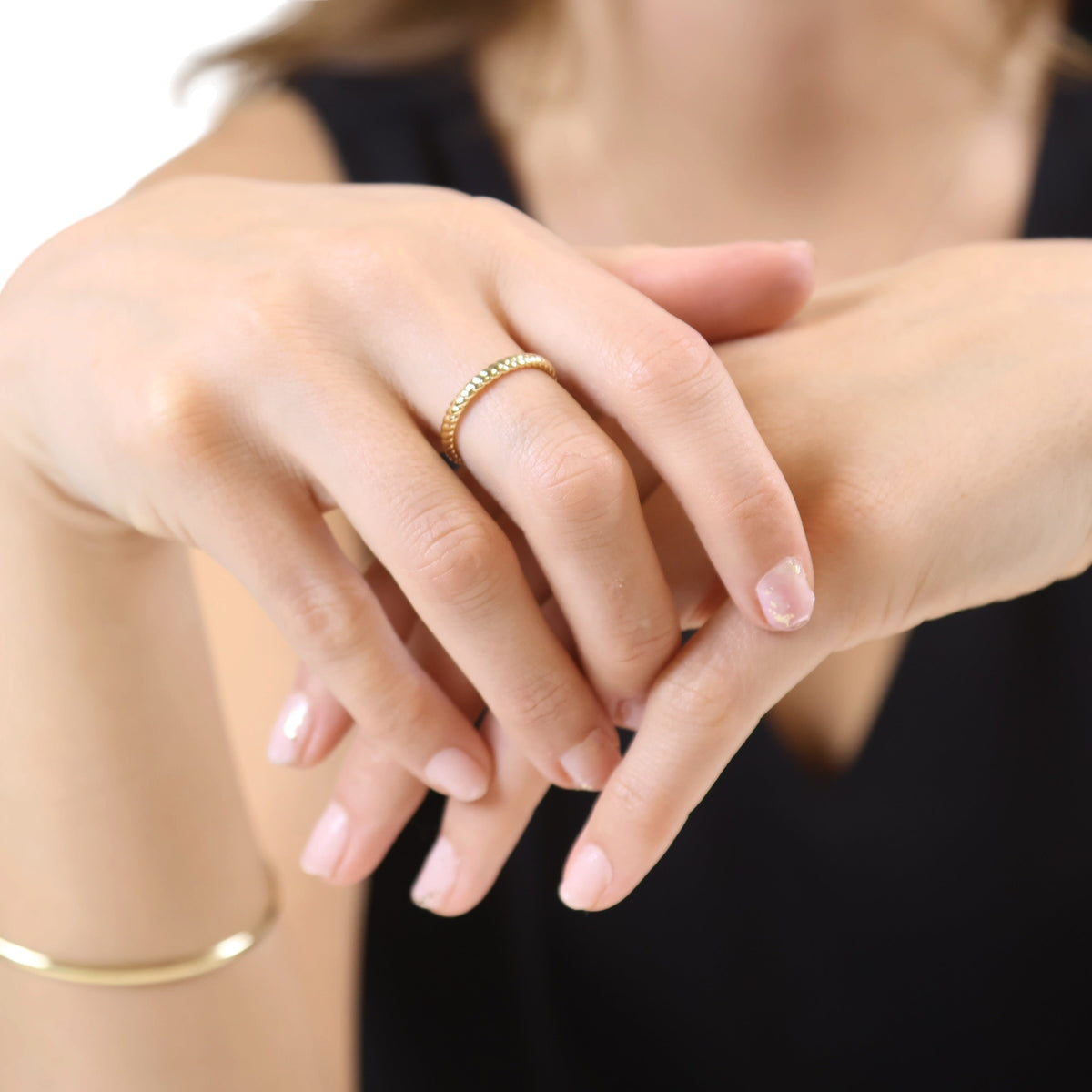 Skillus Twisted Band Ring on Model