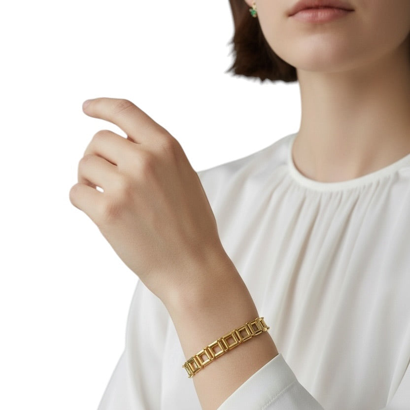Woman wearing Square Link Chain Bracelet